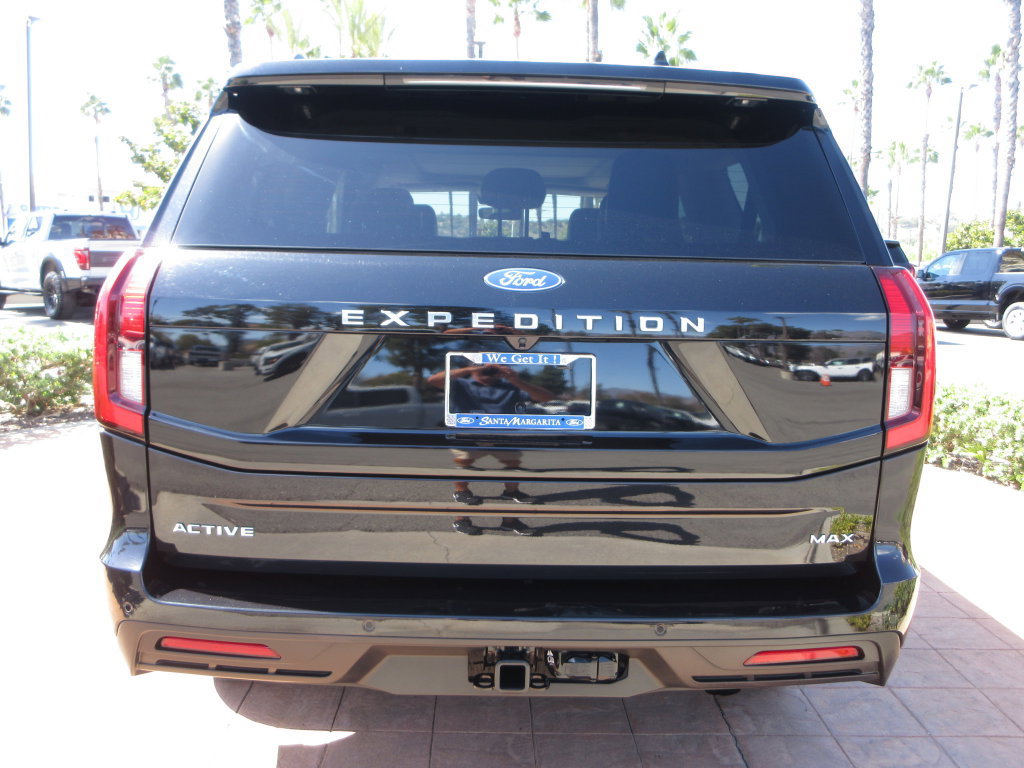 Certified 2025 Ford Expedition Max Active RWD image 3