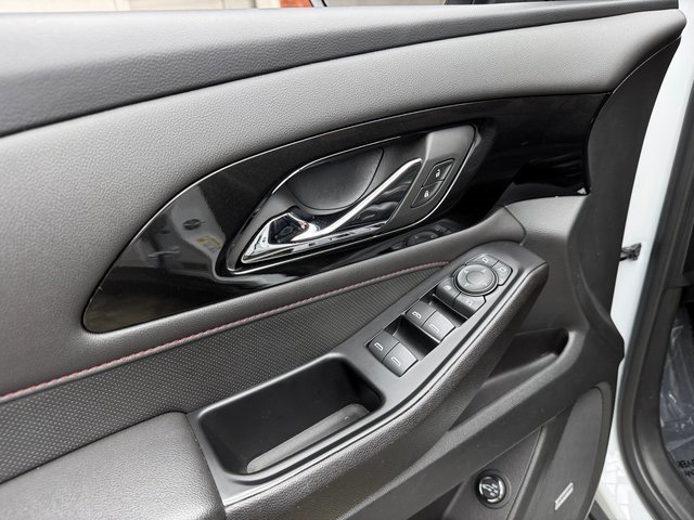 Used 2023 Chevrolet Traverse RS image 12