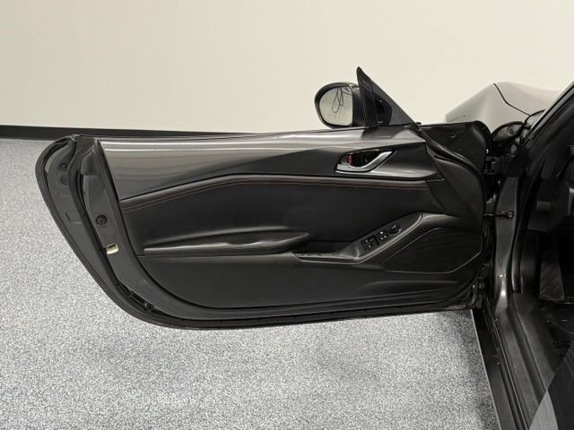 Used 2018 MAZDA MX-5 Miata Grand Touring RWD image 18