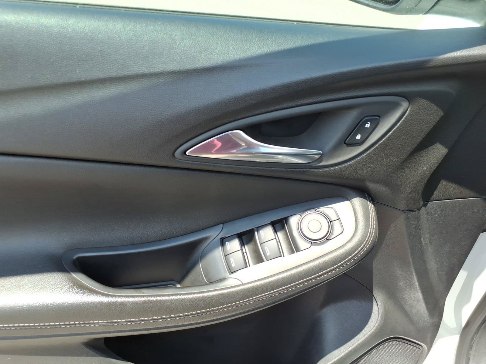 Used 2024 Buick Encore GX Preferred FWD image 11