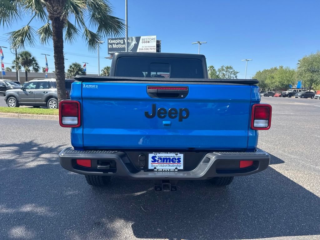 Used 2022 Jeep Gladiator Sport AWD/4WD image 4
