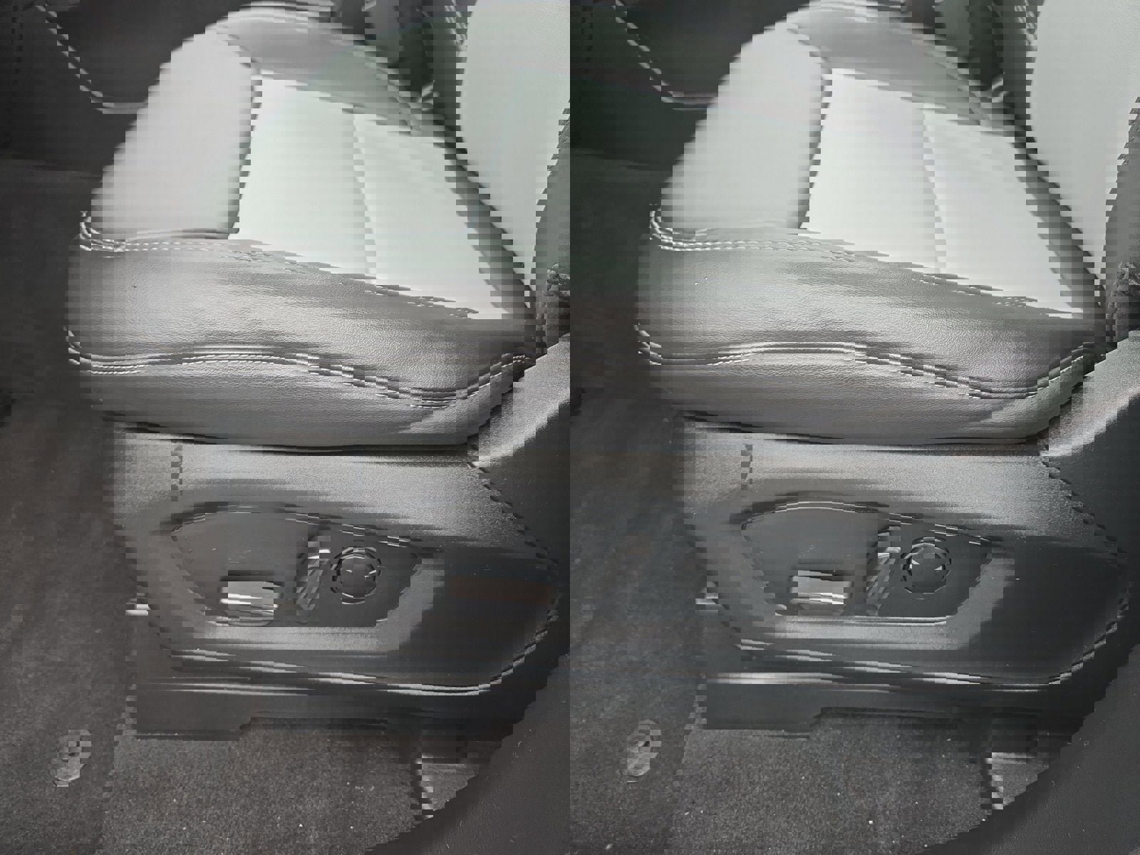 Certified 2023 Ford Explorer XLT w/ Equipment Group 202A image 13