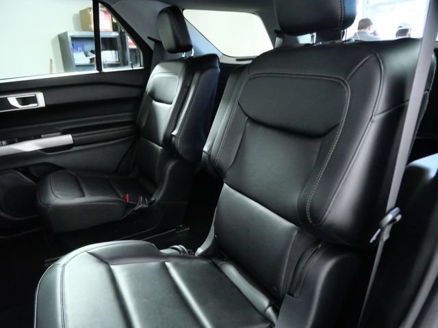 Certified 2023 Ford Explorer XLT w/ Equipment Group 202A AWD/4WD image 13