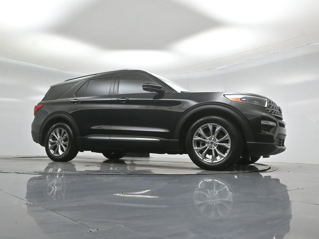 Certified 2021 Ford Explorer Limited w/ Equipment Group 301A RWD image 4