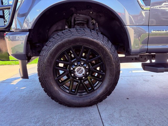 Certified 2022 Ford F250 XLT w/ Black Appearance Package AWD/4WD image 4