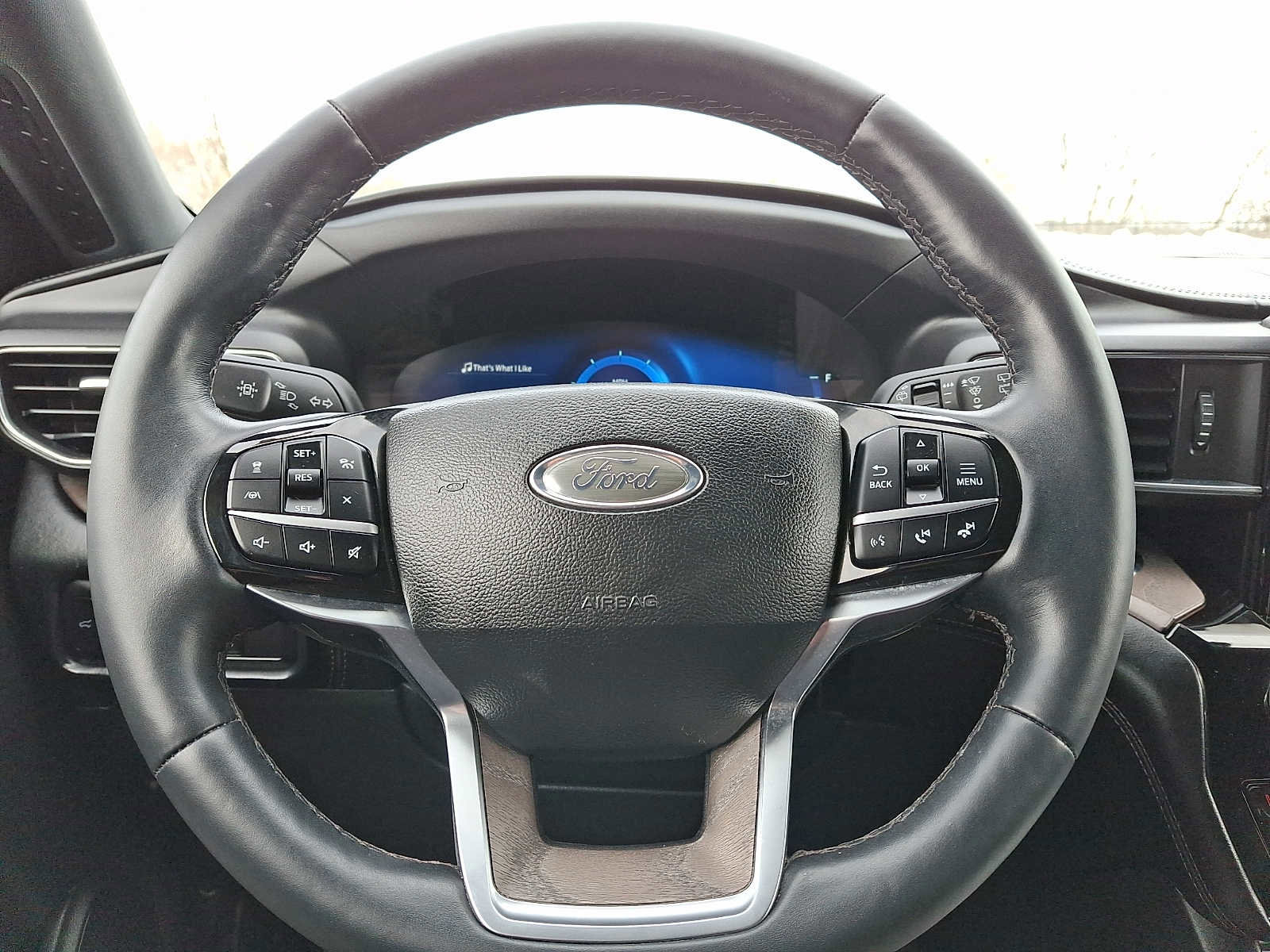 Certified 2023 Ford Explorer Platinum w/ Technology Package image 22