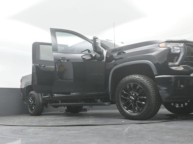 Used 2025 Chevrolet Silverado 2500 LTZ w/ LTZ Plus Package AWD/4WD image 29