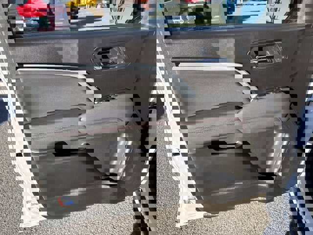 Used 2024 Chevrolet Colorado Z71 w/ Z71 Convenience Package 2 image 19