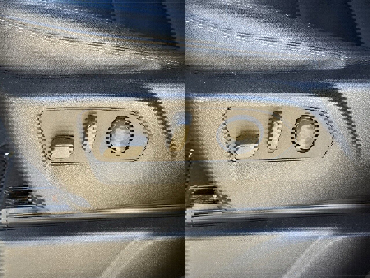 Used 2023 Chevrolet Tahoe LT w/ Luxury Package image 25