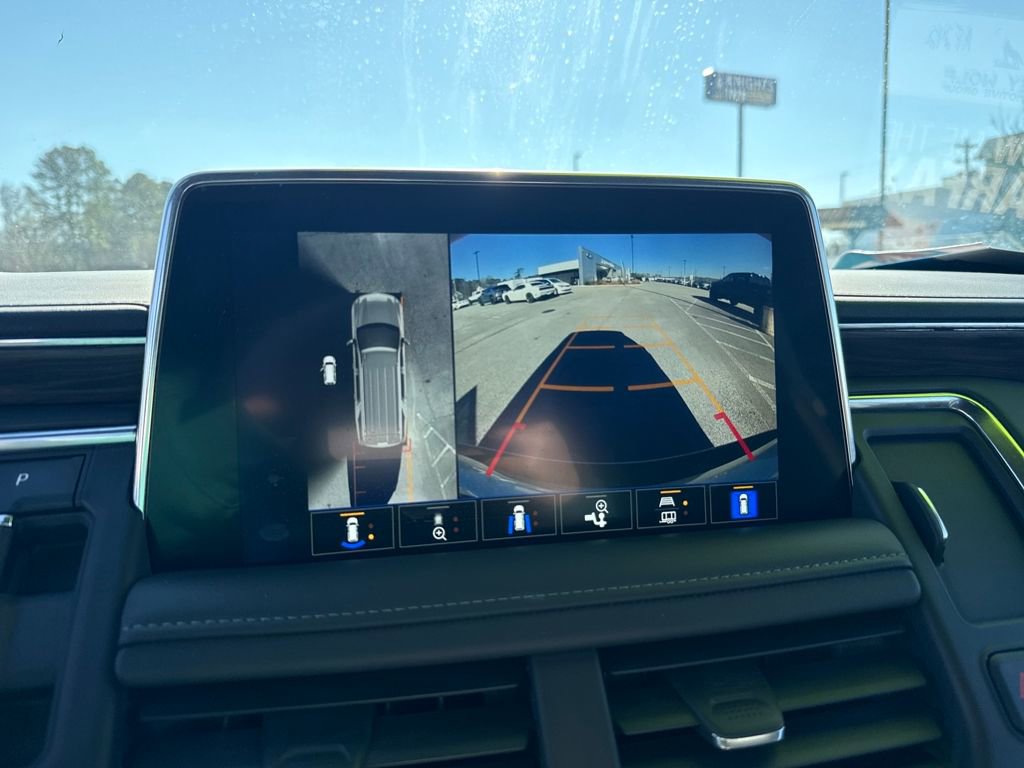 Used 2022 Chevrolet Suburban LT w/ LT Signature Package image 8