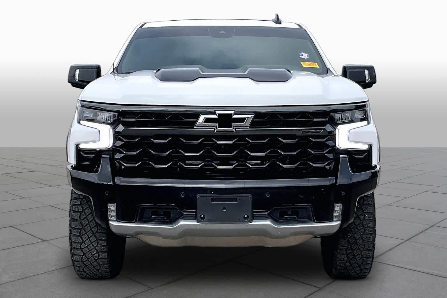 Used 2026 Chevrolet Silverado 1500 ZR2 w/ Dark Appearance Package AWD/4WD image 4
