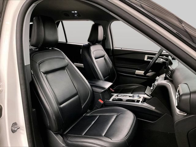 Certified 2021 Ford Explorer XLT w/ Equipment Group 202A AWD/4WD image 7