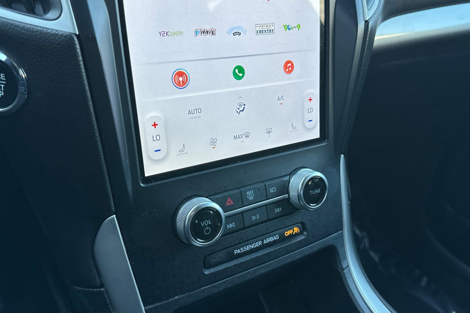 Certified 2024 Ford Edge SEL image 28