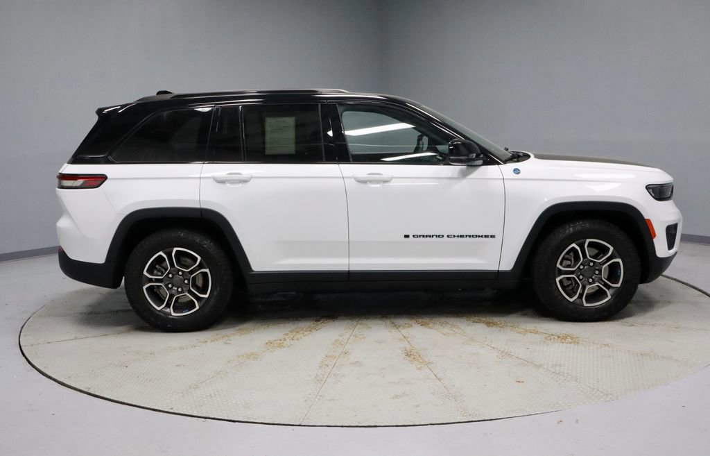 Used 2022 Jeep Grand Cherokee Trailhawk w/ Luxury Tech Group III AWD/4WD image 6
