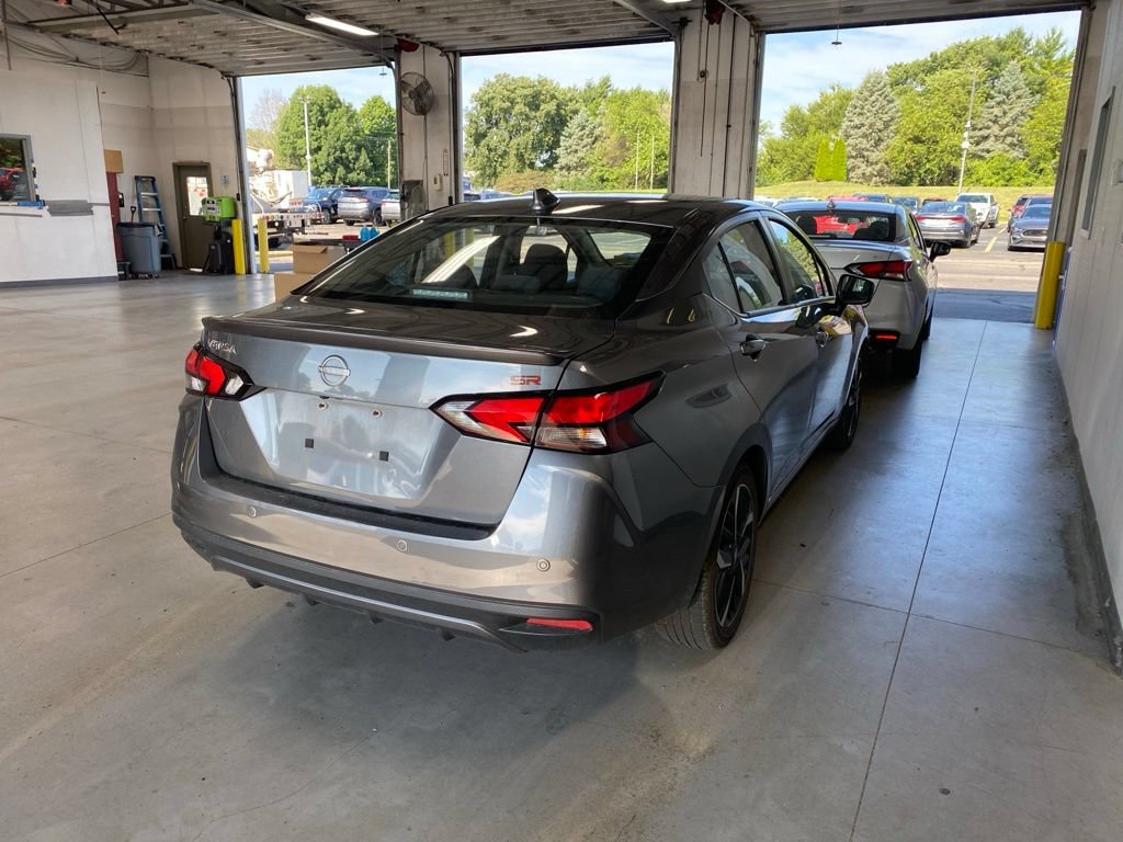 Used 2024 Nissan Versa SR FWD image 4