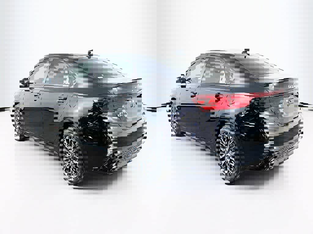 Used 2024 Kia Forte GT-Line image 3