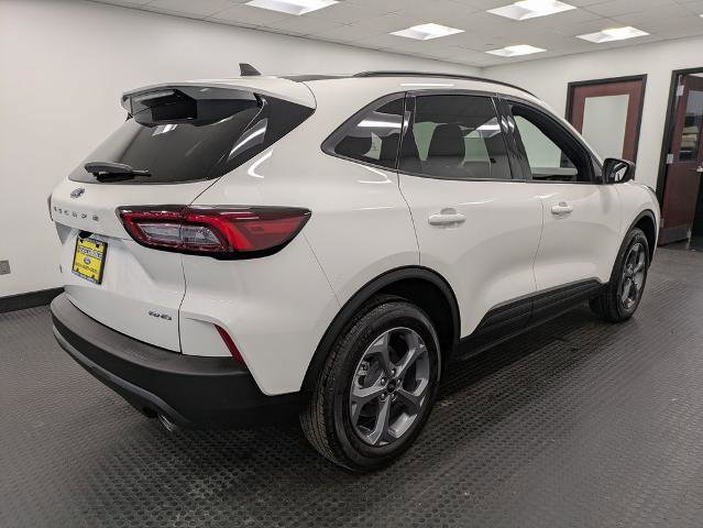 Certified 2025 Ford Escape ST-Line w/ Cold Weather Package image 4