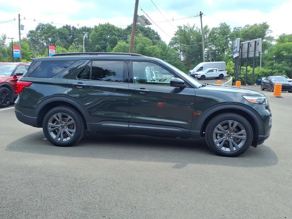 Certified 2022 Ford Explorer XLT w/ Equipment Group 202A AWD/4WD image 13