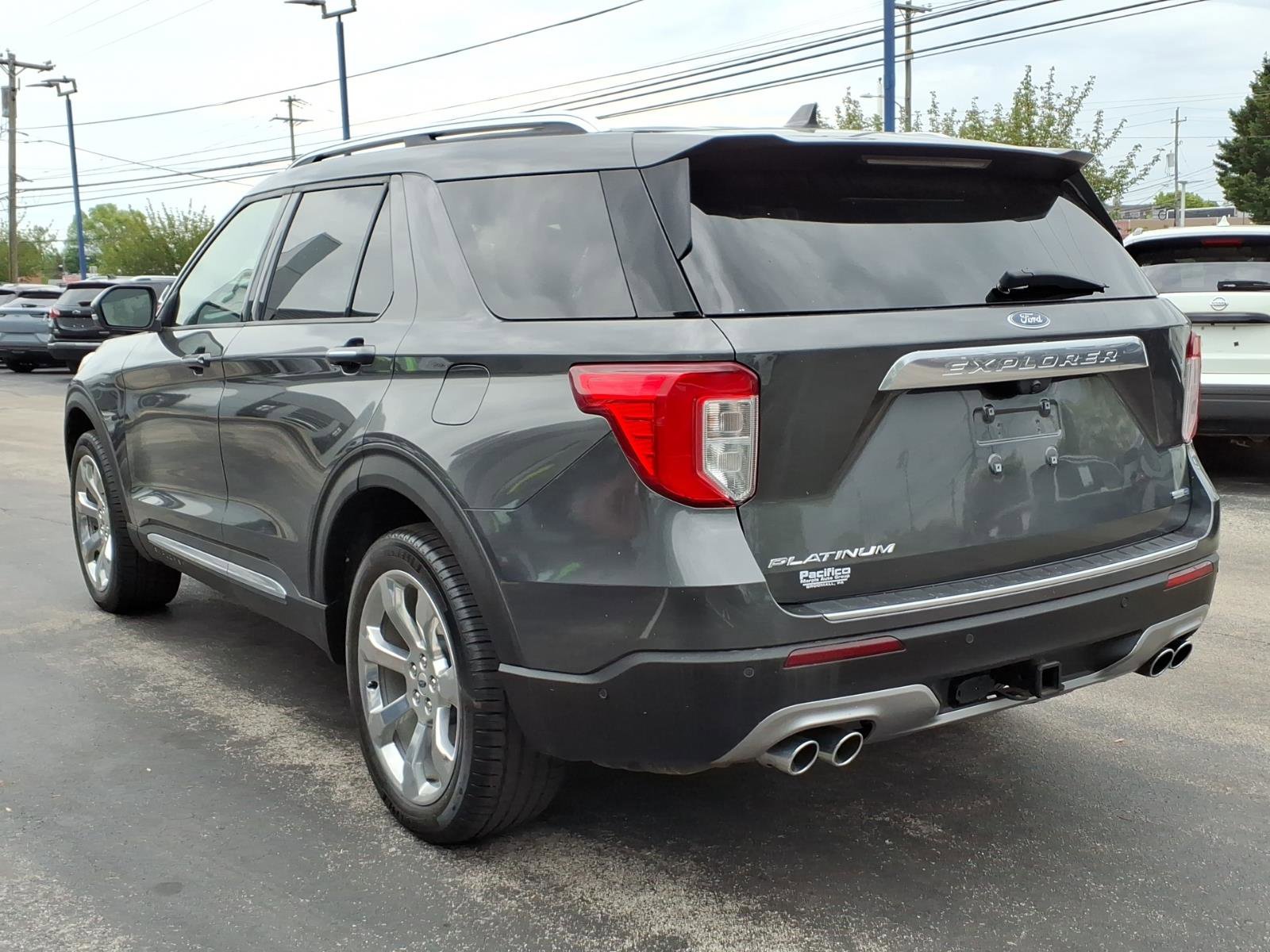 Certified 2020 Ford Explorer Platinum w/ Premium Technology Package AWD/4WD image 6