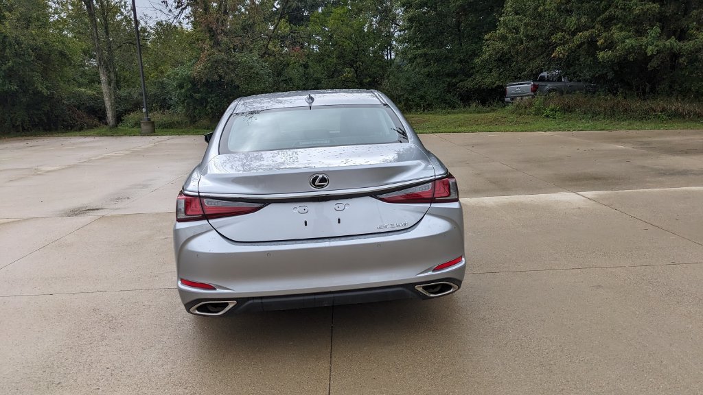 Used 2022 Lexus ES 350 w/ Premium Package FWD image 4