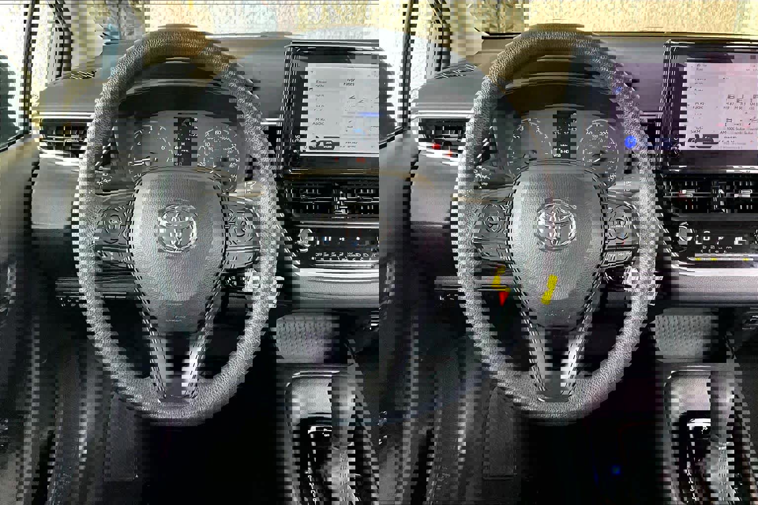 Used 2024 Toyota Corolla LE image 7