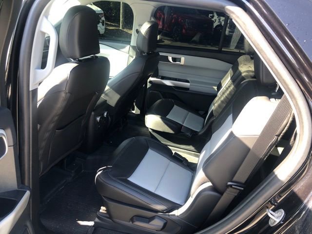Certified 2023 Ford Explorer XLT w/ Equipment Group 202A AWD/4WD image 7