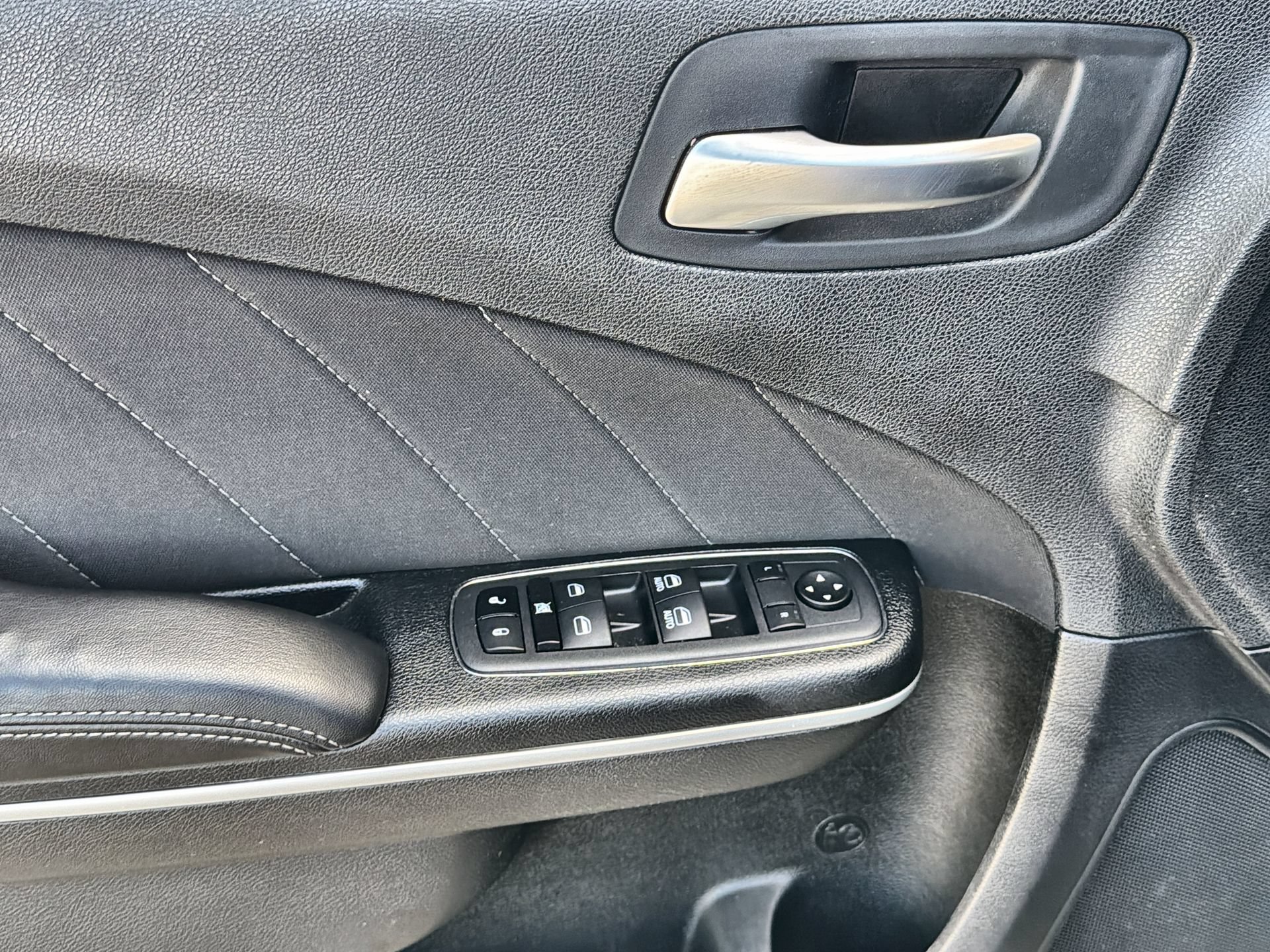 Used 2023 Dodge Charger SXT RWD image 13
