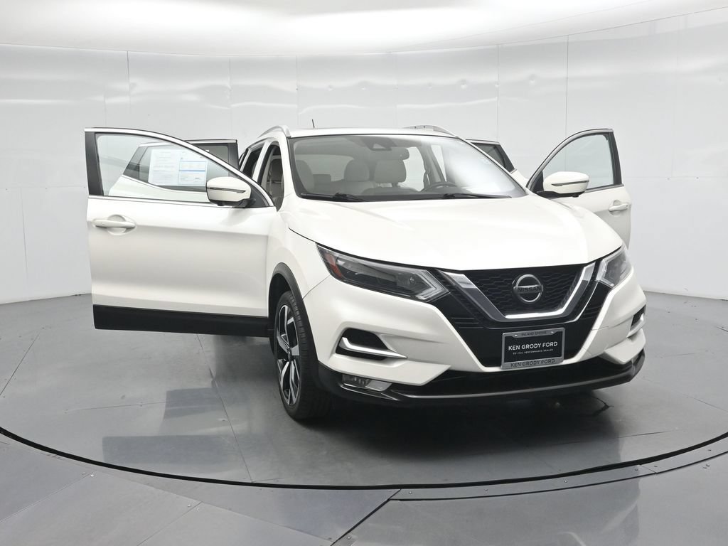 Used 2020 Nissan Rogue Sport SL w/ Premium Package FWD image 34