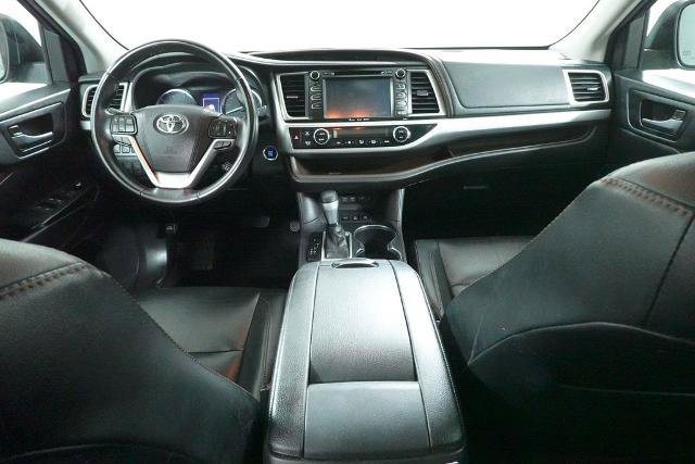 Used 2019 Toyota Highlander XLE AWD/4WD image 13