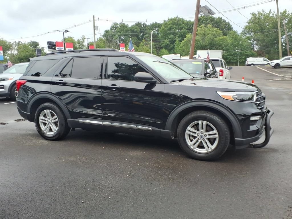 Certified 2021 Ford Explorer XLT w/ Equipment Group 202A AWD/4WD image 24