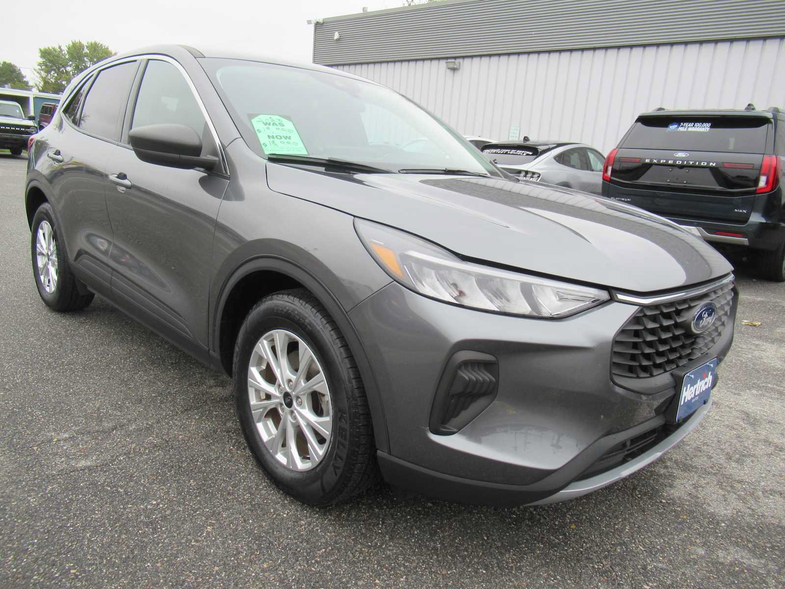 Certified 2023 Ford Escape Active w/ Tech Pack #1 FWD image 3