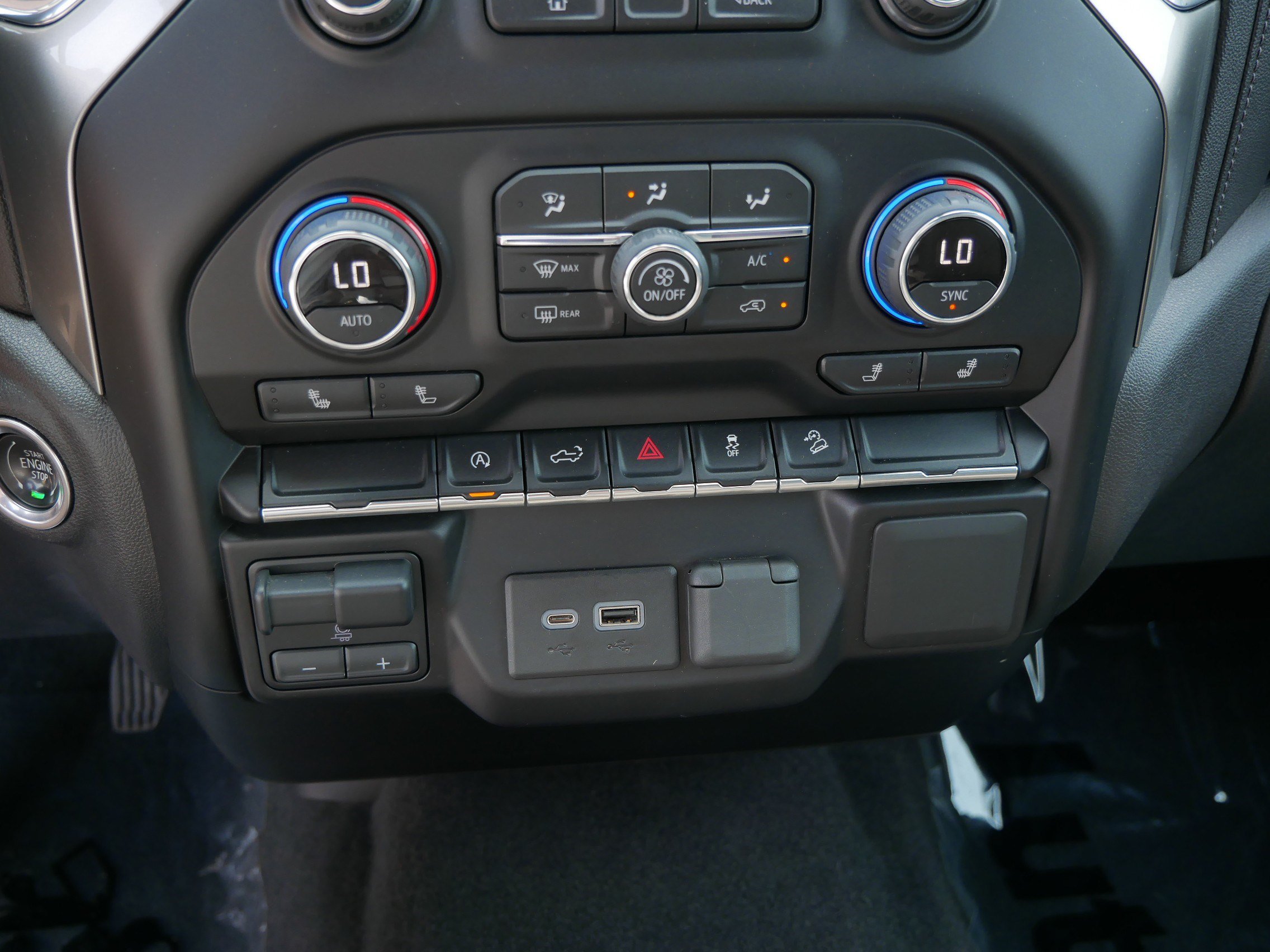 Used 2020 Chevrolet Silverado 1500 RST AWD/4WD image 23