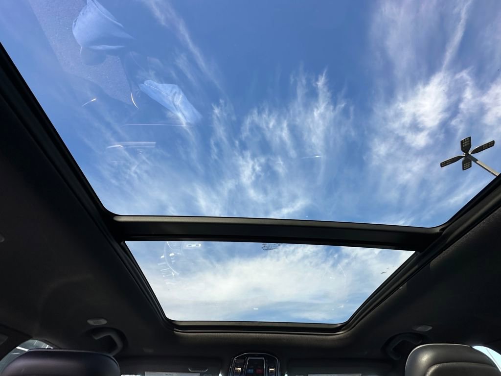 Used 2023 Jeep Grand Cherokee Overland w/ Luxury Tech Group IV image 8