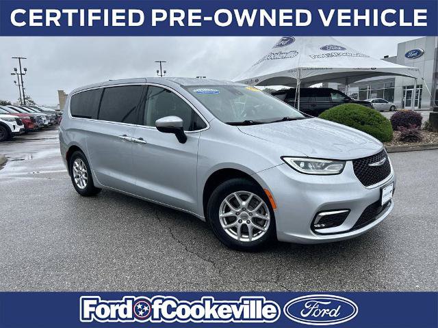 Used 2023 Chrysler Pacifica Touring-L FWD image 2