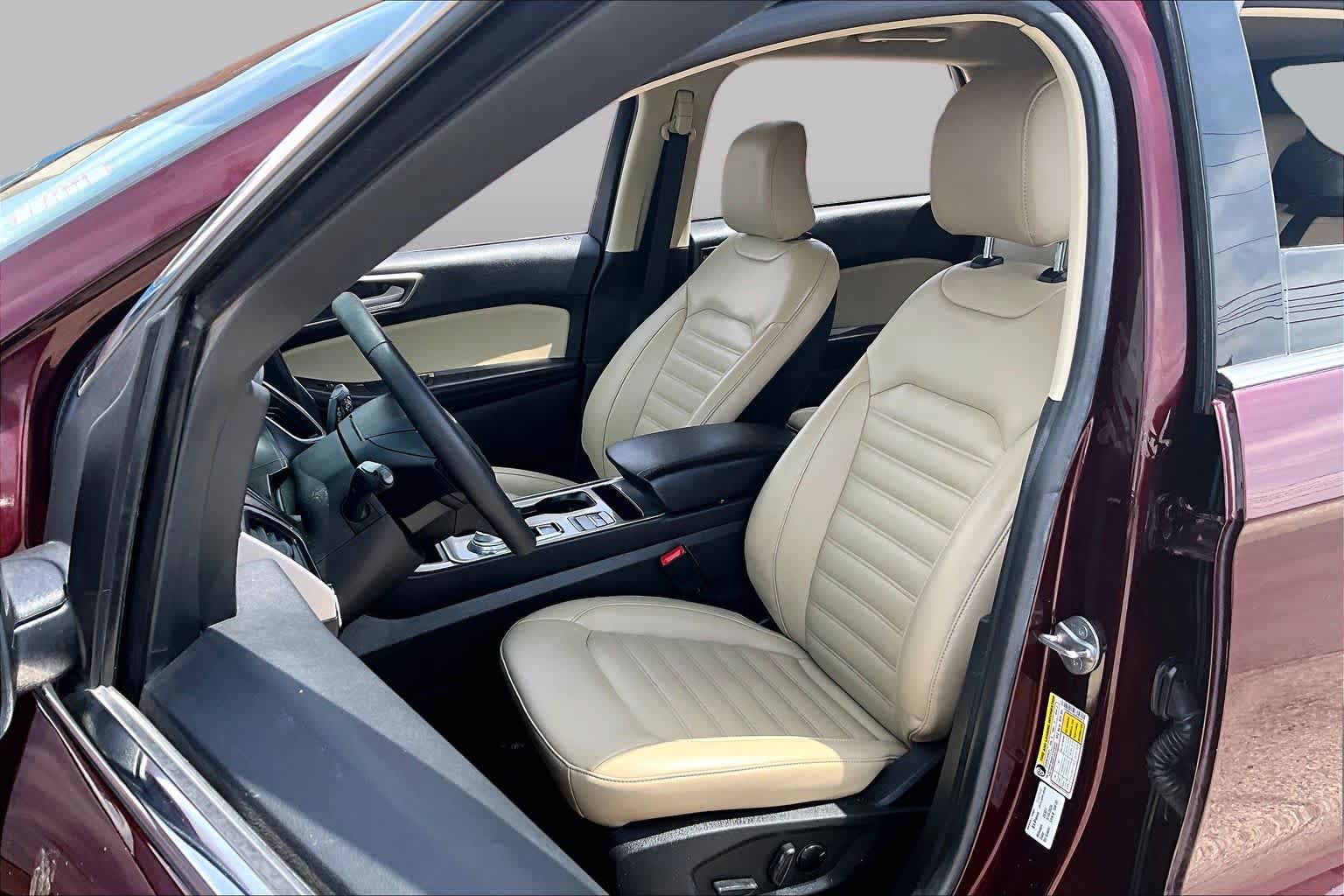Certified 2023 Ford Edge SEL w/ Convenience Package AWD/4WD image 8