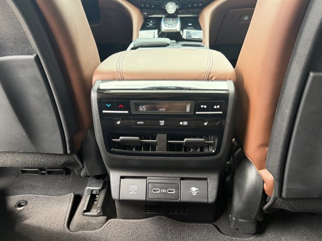Used 2023 Acura MDX SH-AWD w/ Advance Package image 8