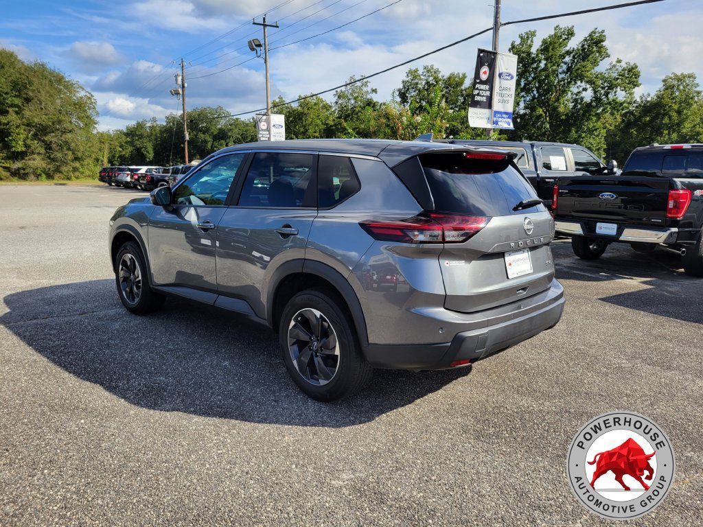 Used 2024 Nissan Rogue SV FWD image 4