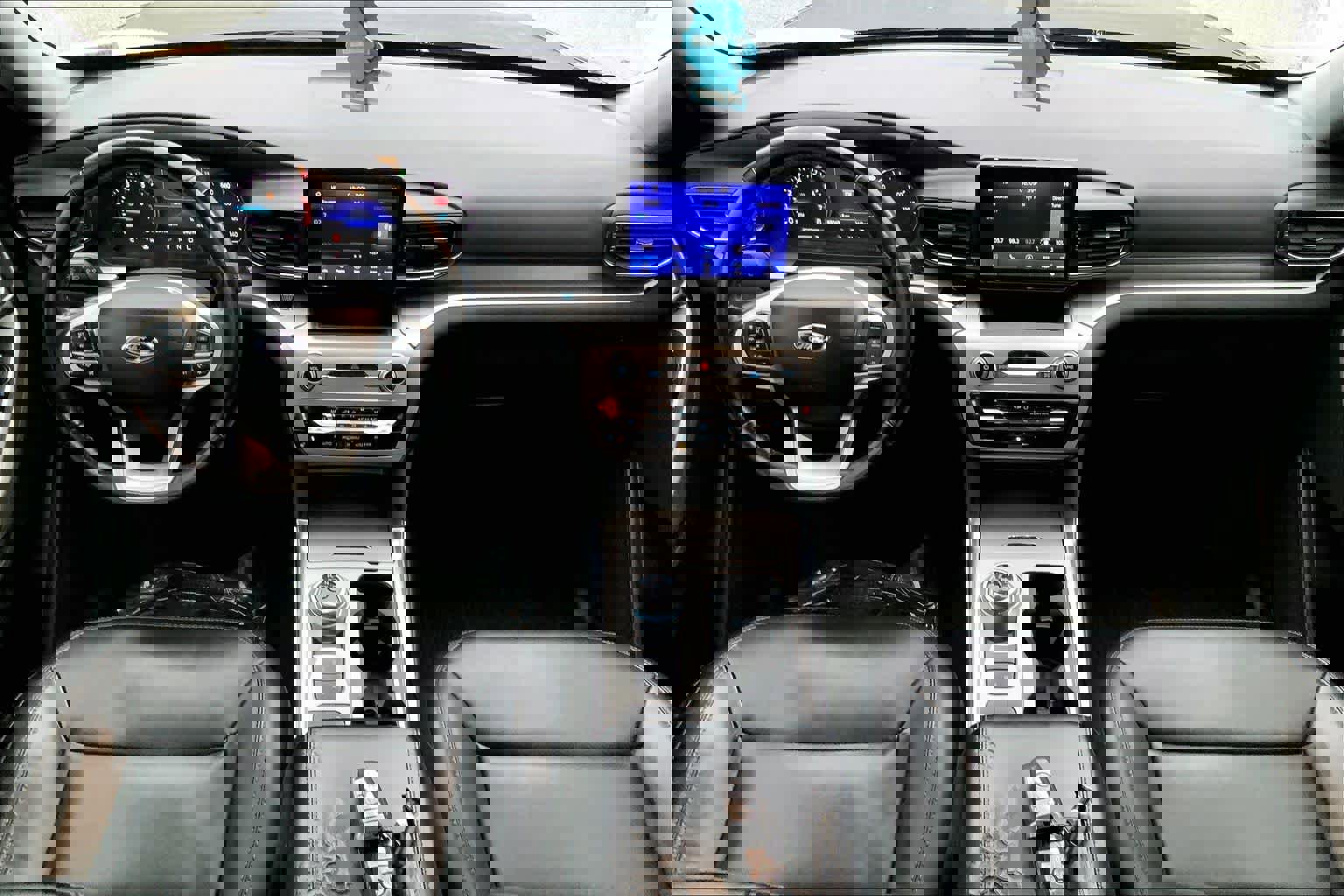 Certified 2022 Ford Explorer XLT w/ Equipment Group 202A image 13