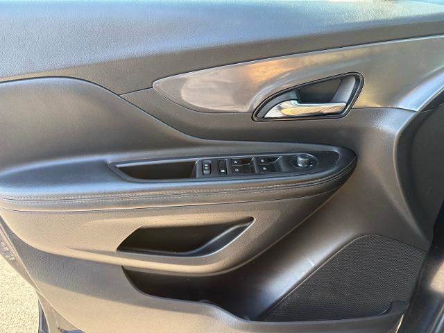 Used 2021 Buick Encore Preferred image 21