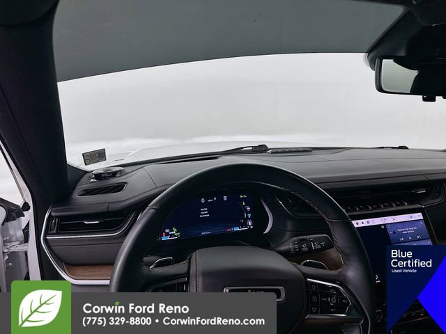 Used 2022 Jeep Grand Cherokee Summit w/ Advanced Protech Group IV AWD/4WD image 11