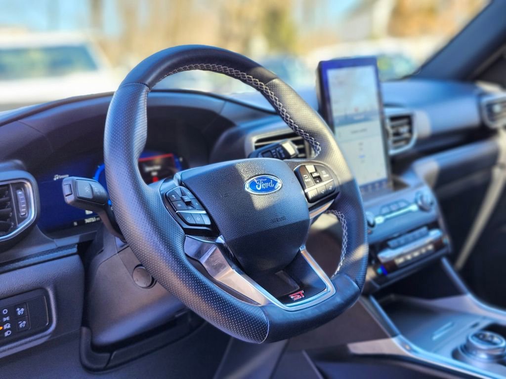 Certified 2020 Ford Explorer ST w/ Premium Technology Package image 21
