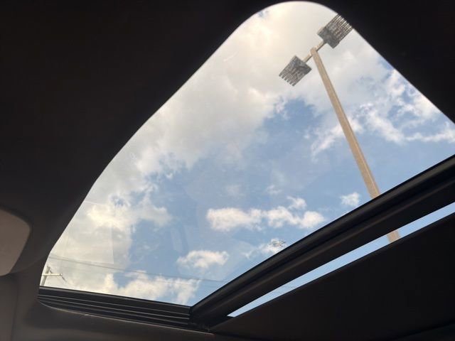 Certified 2022 Ford F150 Lariat w/ Equipment Group 502A High image 11