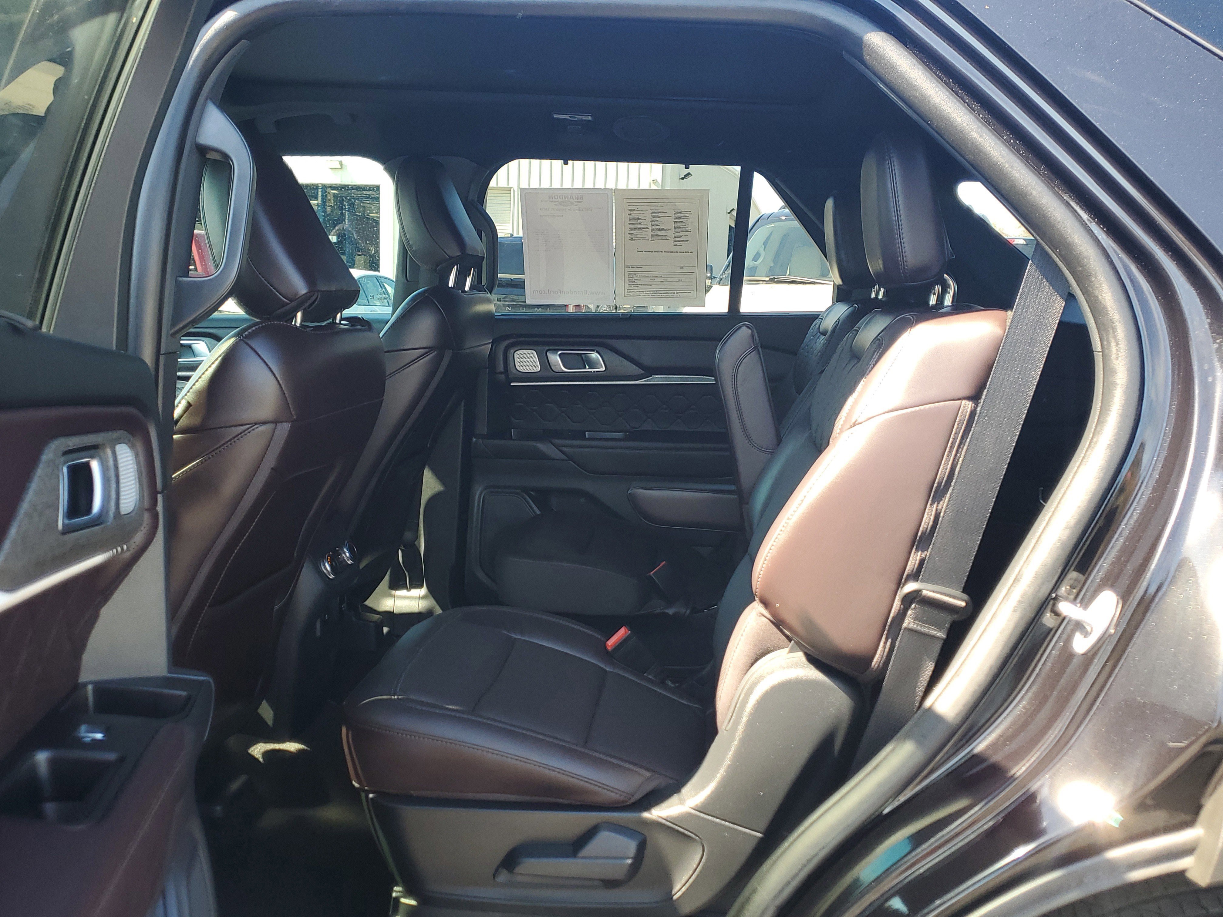 Certified 2025 Ford Explorer Platinum w/ Ultimate Package image 14