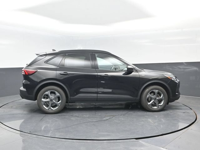 Certified 2025 Ford Escape ST-Line AWD/4WD image 3