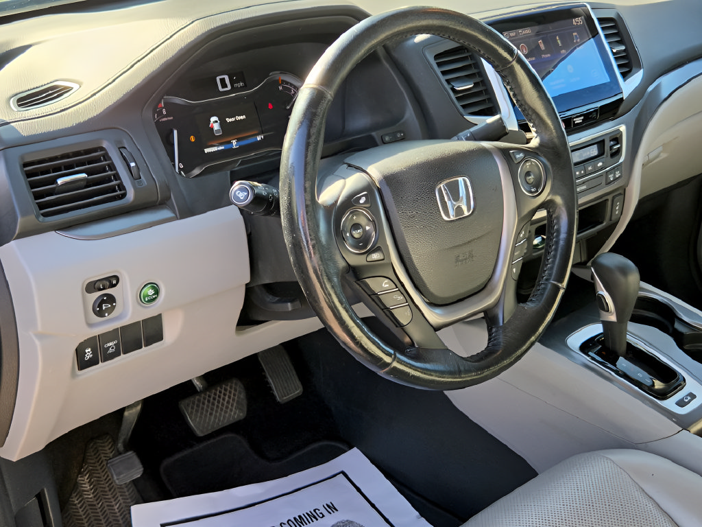 Used 2017 Honda Ridgeline RTL-T image 16