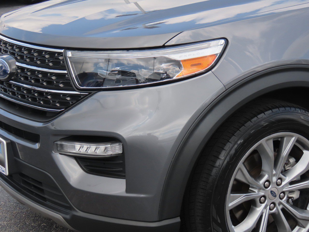 Certified 2022 Ford Explorer XLT w/ Equipment Group 202A RWD image 3