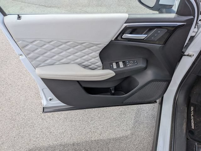 Used 2023 Mitsubishi Outlander SEL 40th Anniversary AWD/4WD image 6