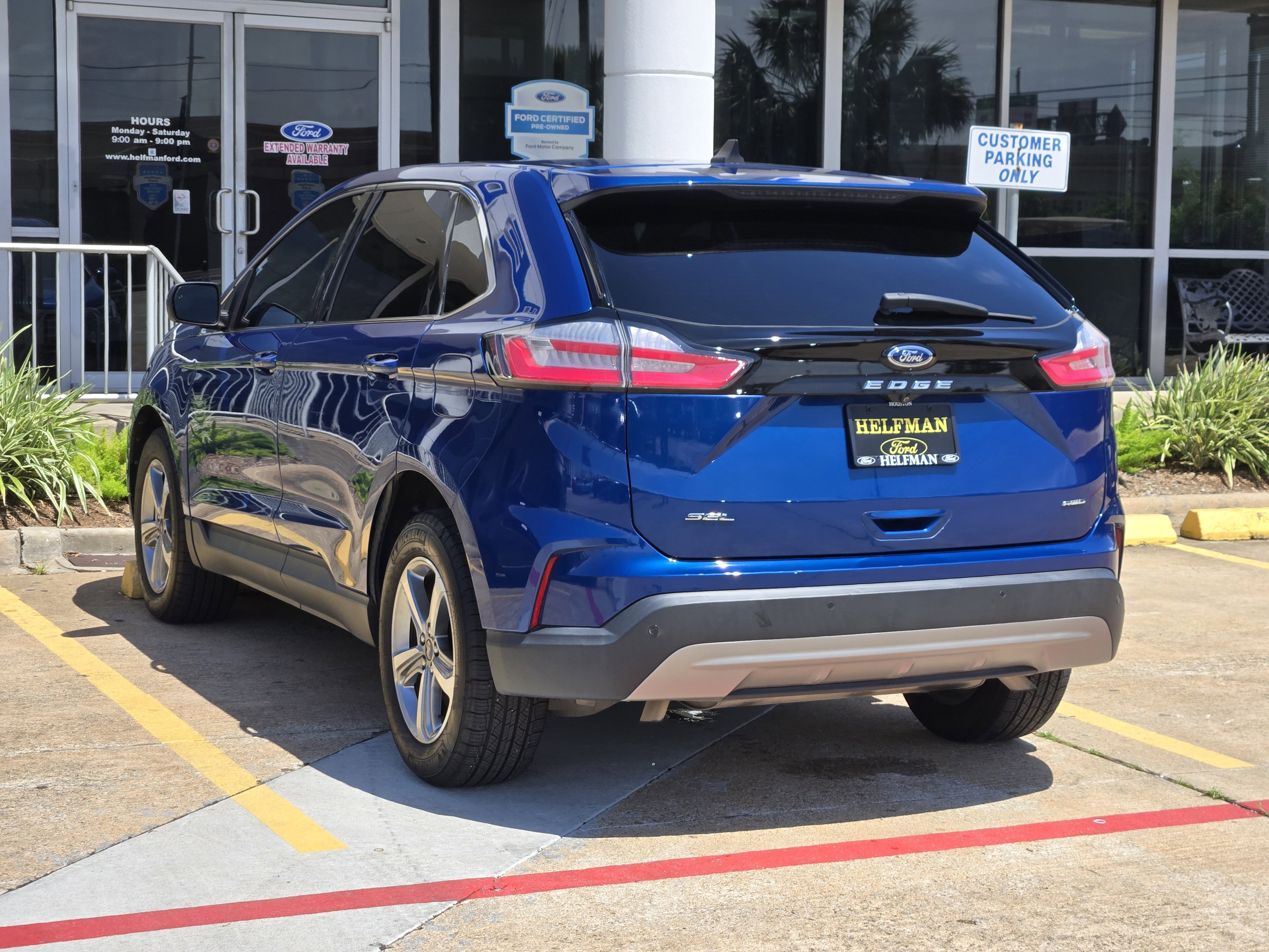 Certified 2022 Ford Edge SEL w/ Convenience Package AWD/4WD image 3