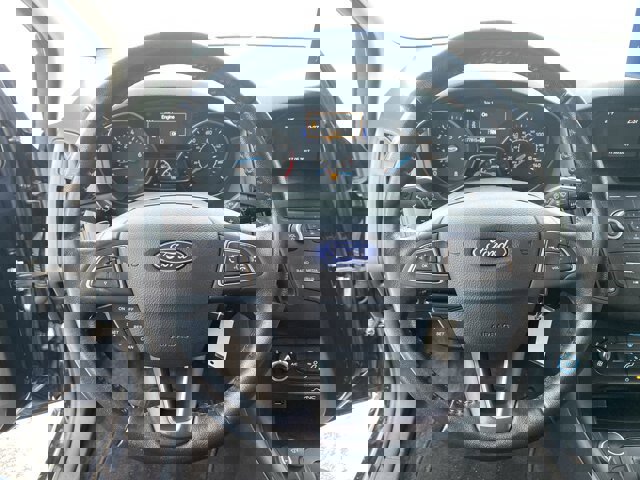 Certified 2017 Ford Focus SE w/ SE Sport Package image 13