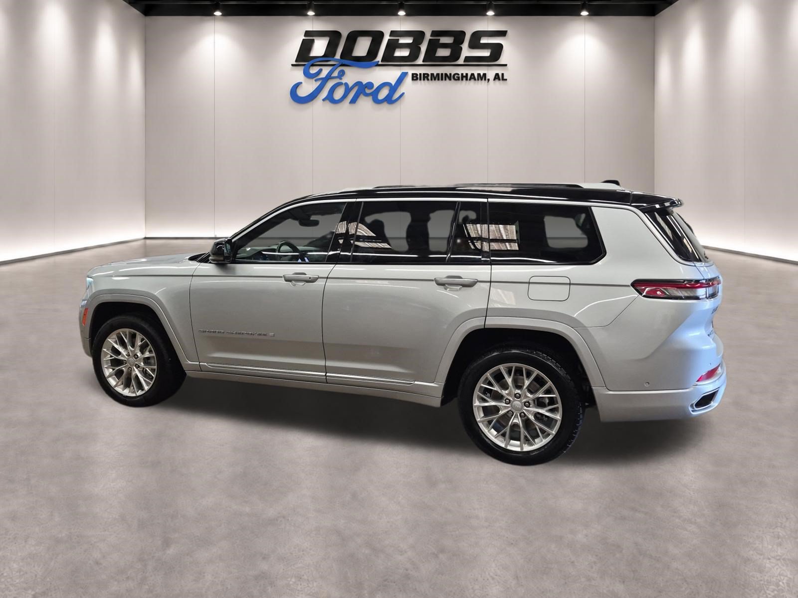 Used 2021 Jeep Grand Cherokee L Summit w/ Luxury Tech Group V AWD/4WD image 5